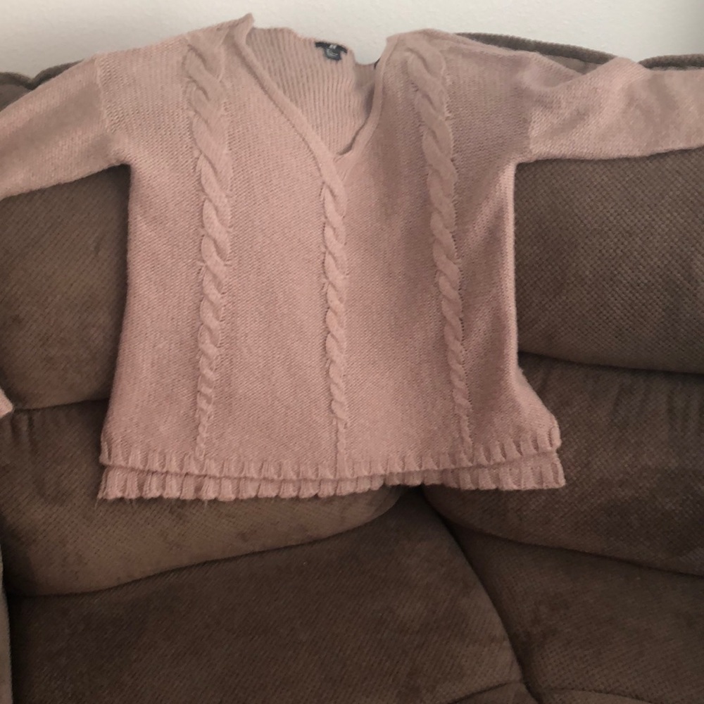 💥3/$15 V- neck sweater from H&M’s